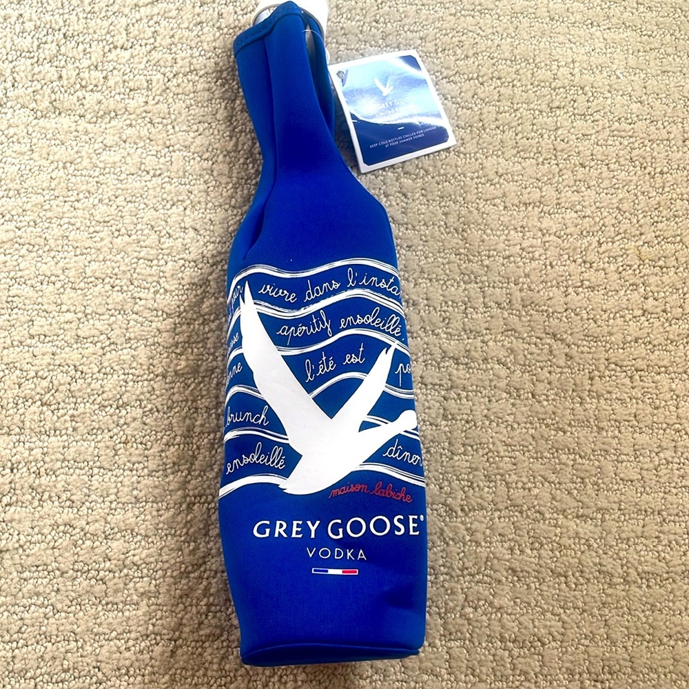 Grey Goose Limited Edition Chiller Ice Jacket Blue and White